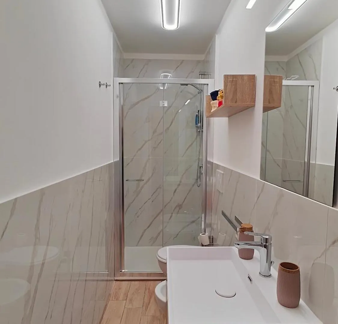 Teni Suite 119 Bari Italien